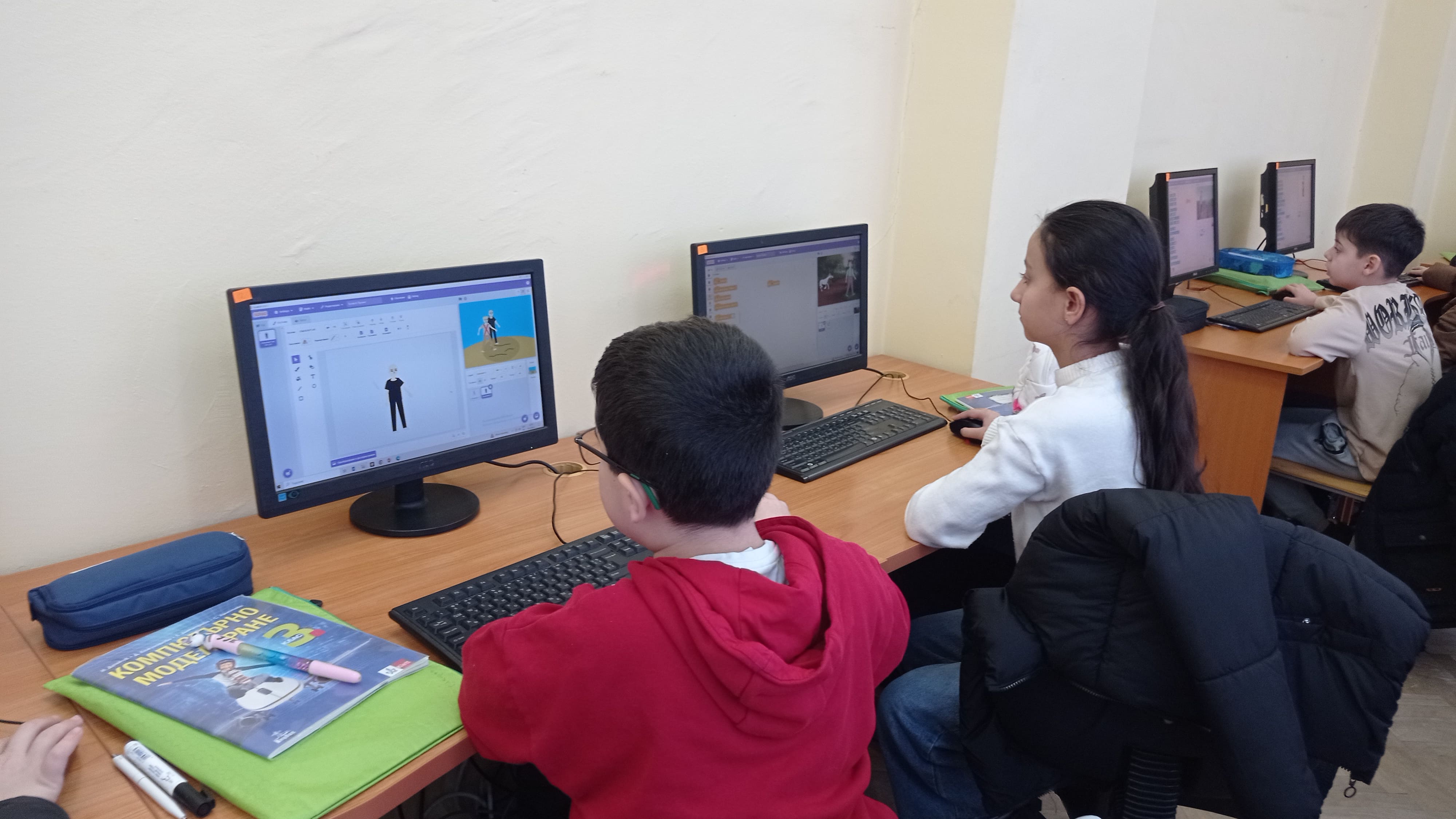 Снимка от галерия Блоково програмиране със Scratch