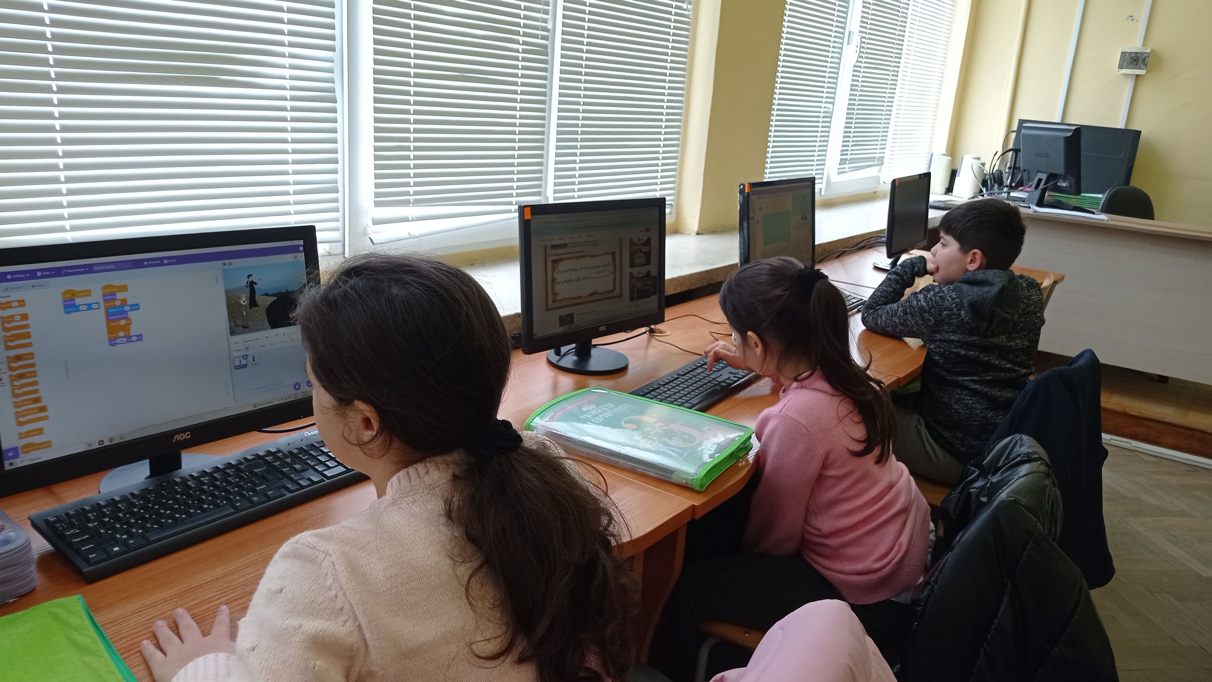 Снимка от галерия Блоково програмиране със Scratch