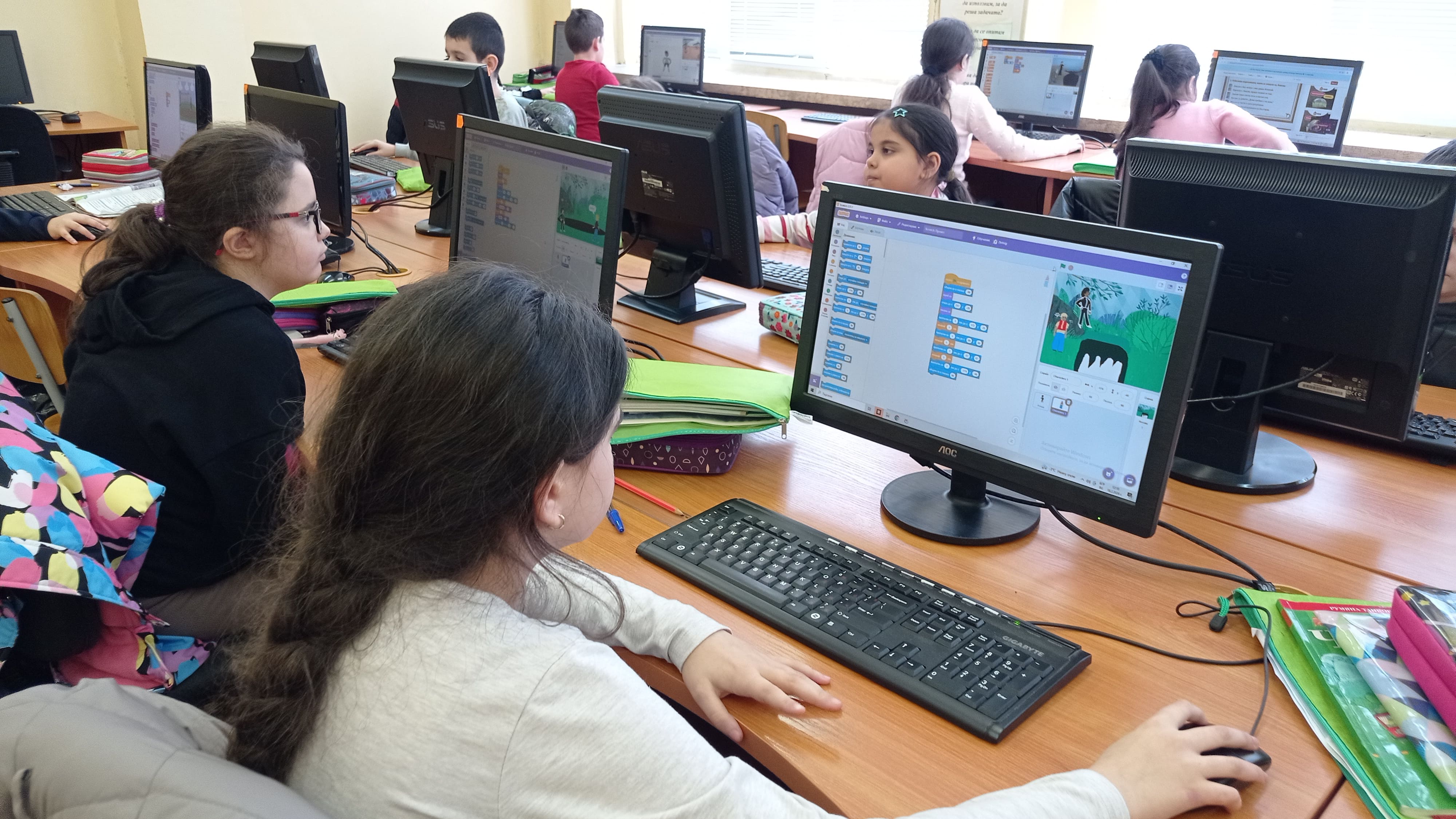 Снимка от галерия Блоково програмиране със Scratch